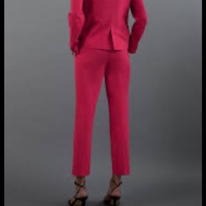 Ankle length fuchsia dress pants. Size 6 NWT